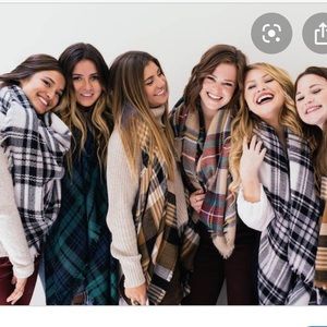 ModCloth black and white scarf